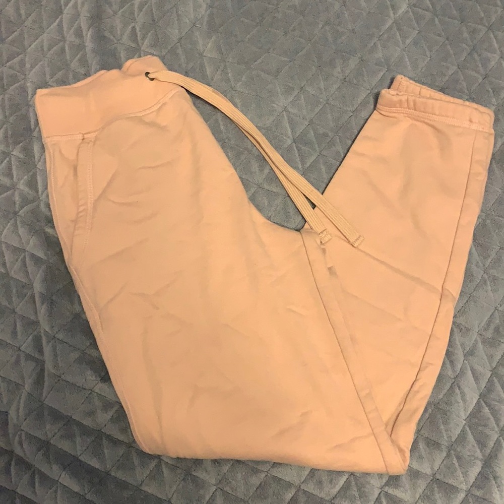 Flirtude XS salmon colored sweatpants